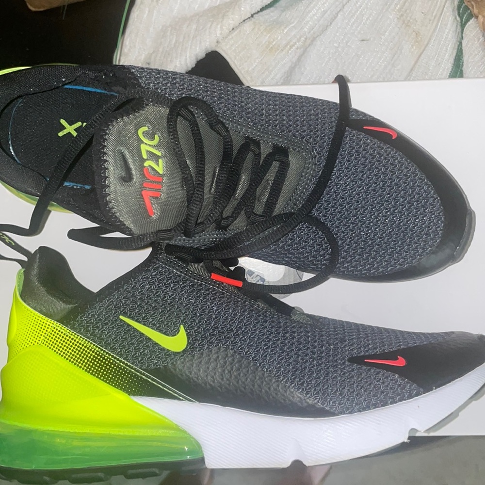 Air Max 270 SE